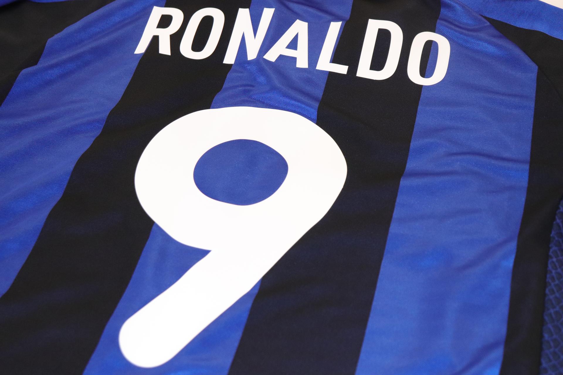 2001-2002 Inter Milan Home L/S #9 Ronaldo - L