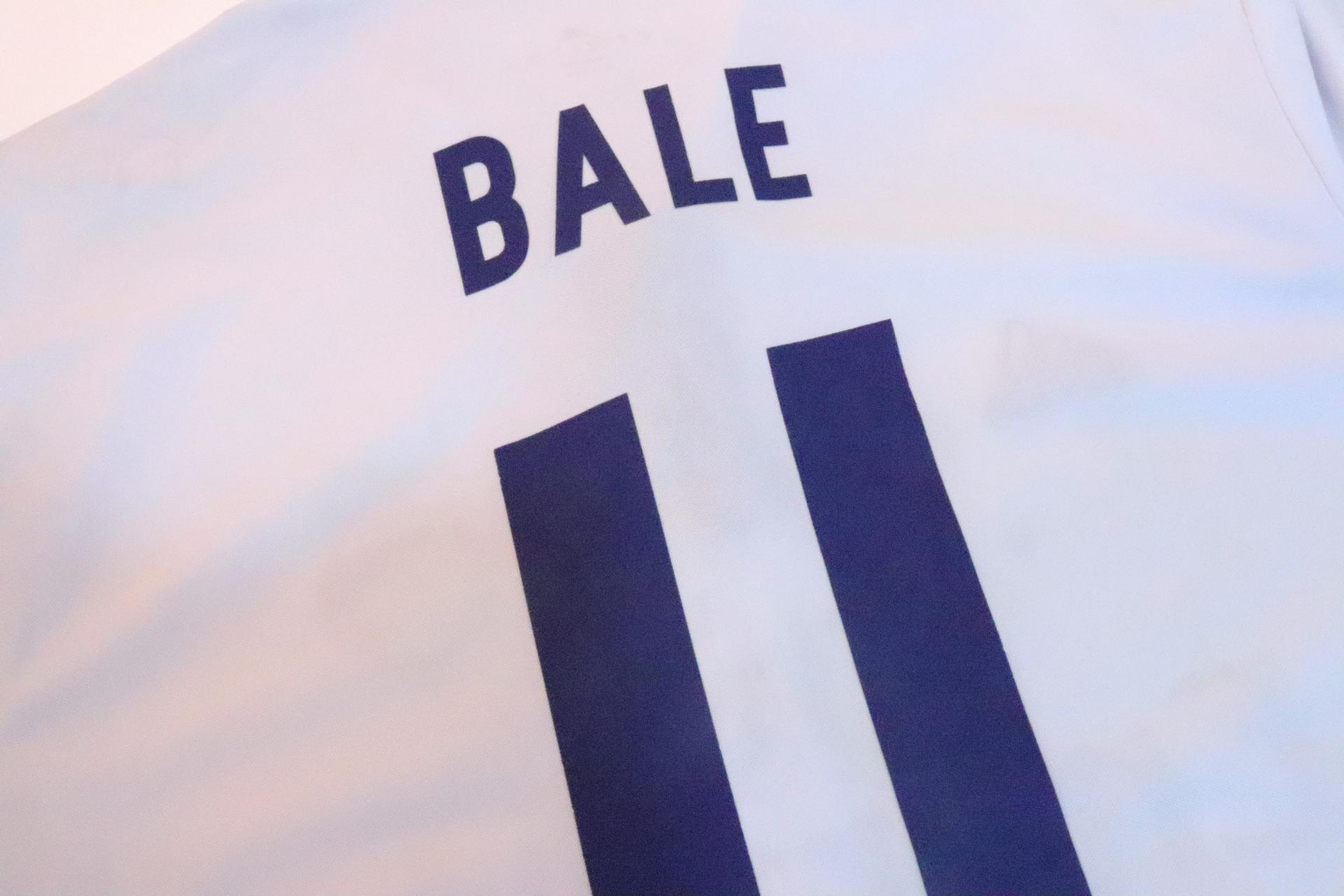 2016-2017 Real Madrid Home S/S #11 Bale - XL