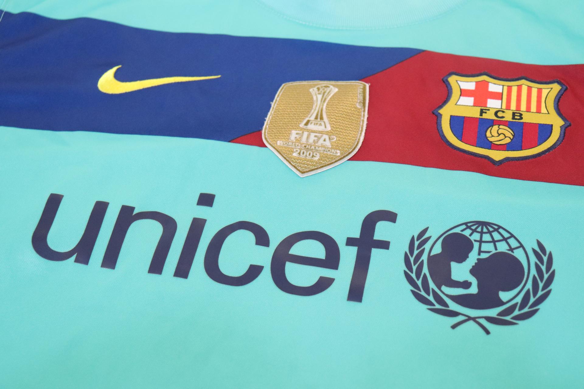 2010-2011 Barcelona Away S/S #8 A.Iniesta - L
