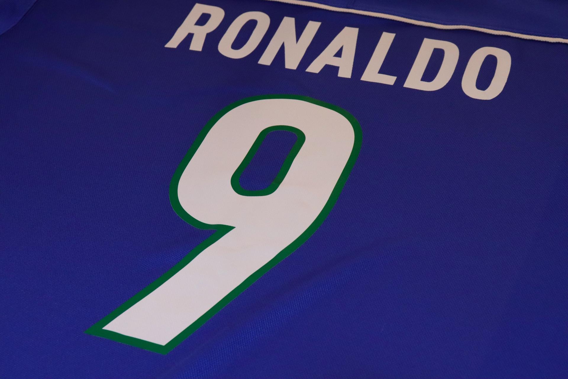 1998-2000 Brazil Away S/S #9 Ronaldo - L