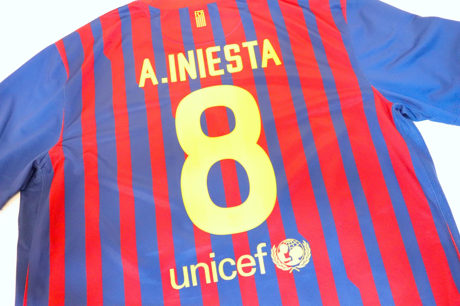 2011-2012 Barcelona Home S/S #8 A.Iniesta - XXL