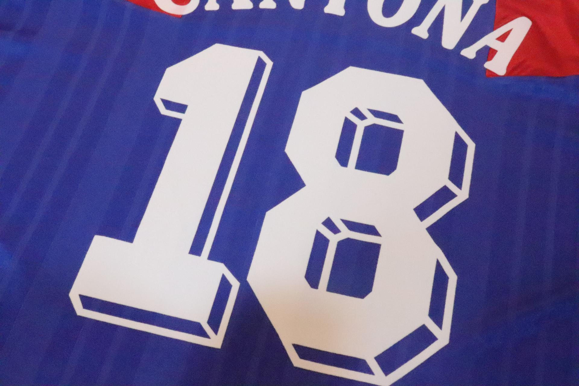 1992-1994 France Home S/S #18 Cantona - XL