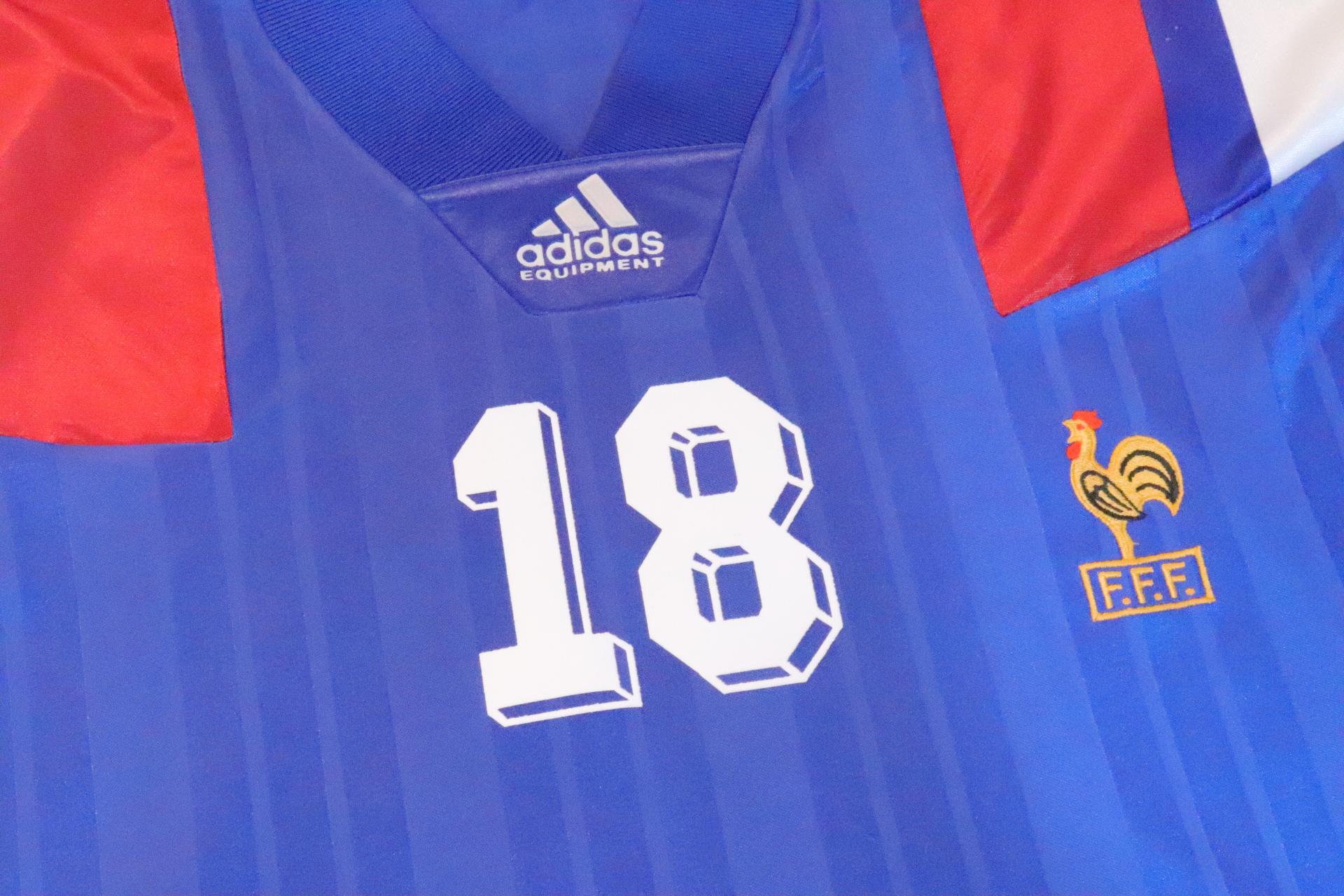 1992-1994 France Home S/S #18 Cantona - XL