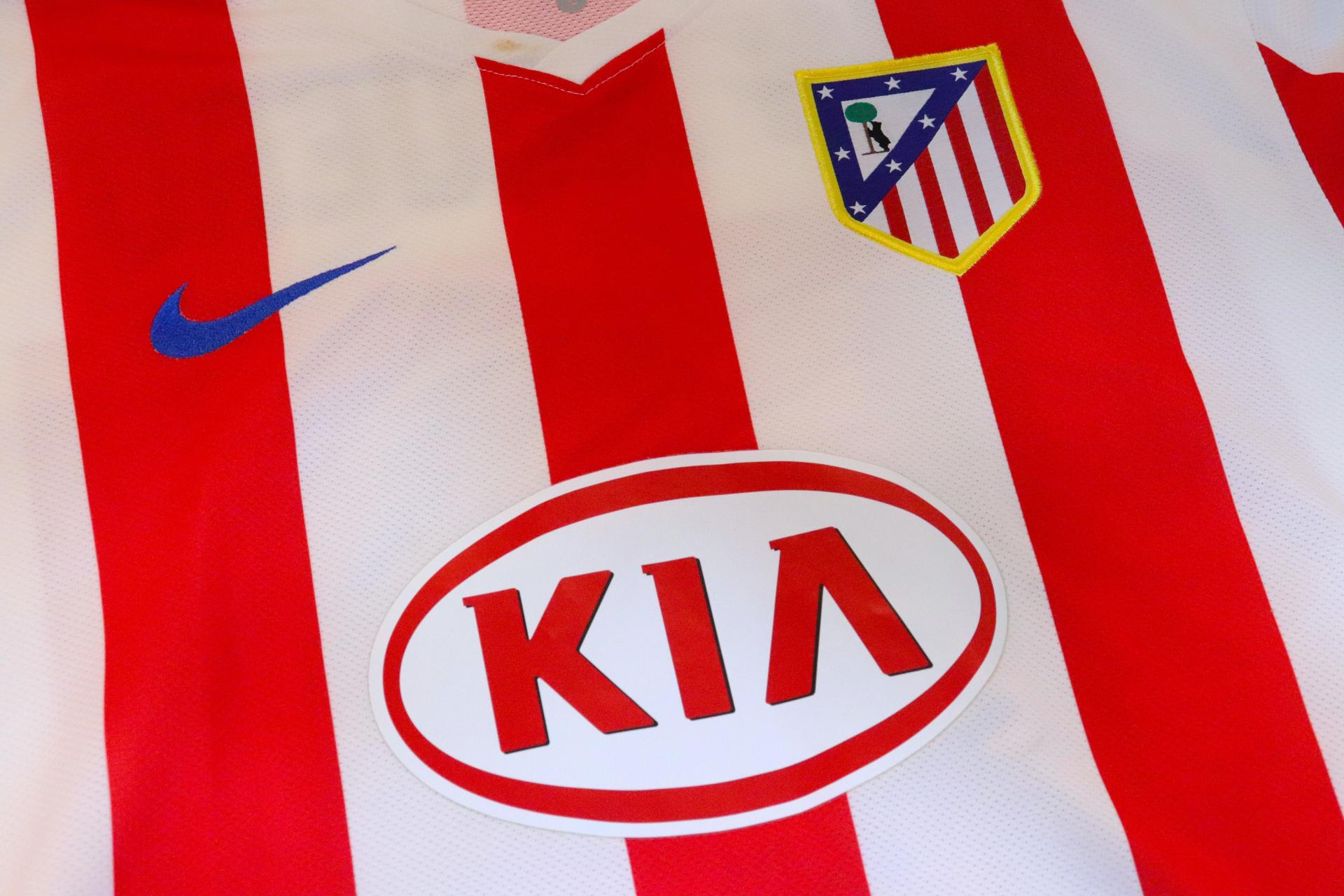 2010-2011 Atletico Madrid Home S/S #10 Kun Aguero - L