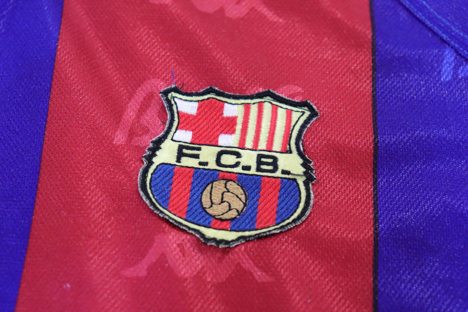 1995-1997 Barcelona Home S/S #9 Ronaldo - XL