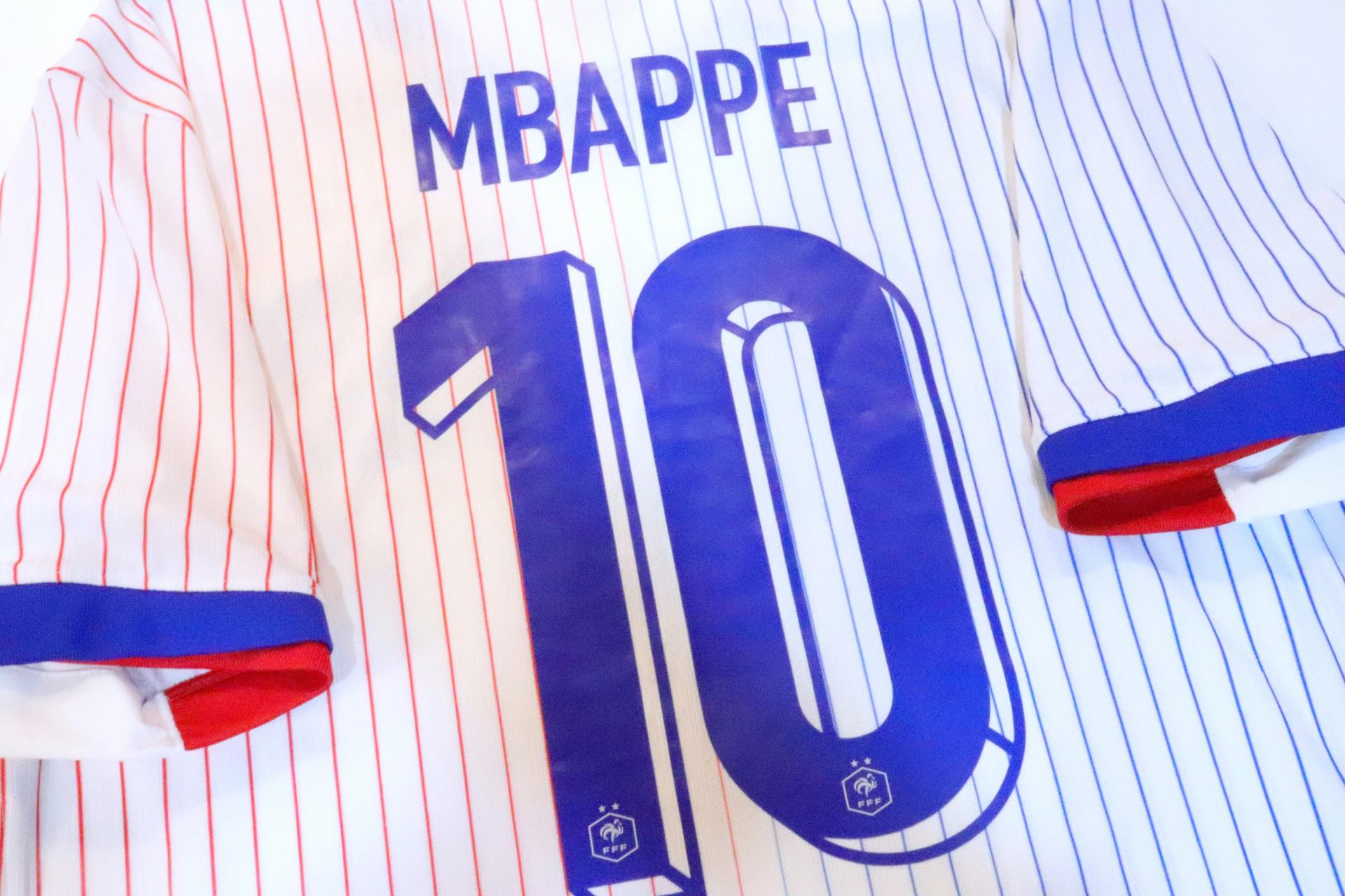 2024-2026 France Away adv S/S #10 Mbappe (Official) - XL