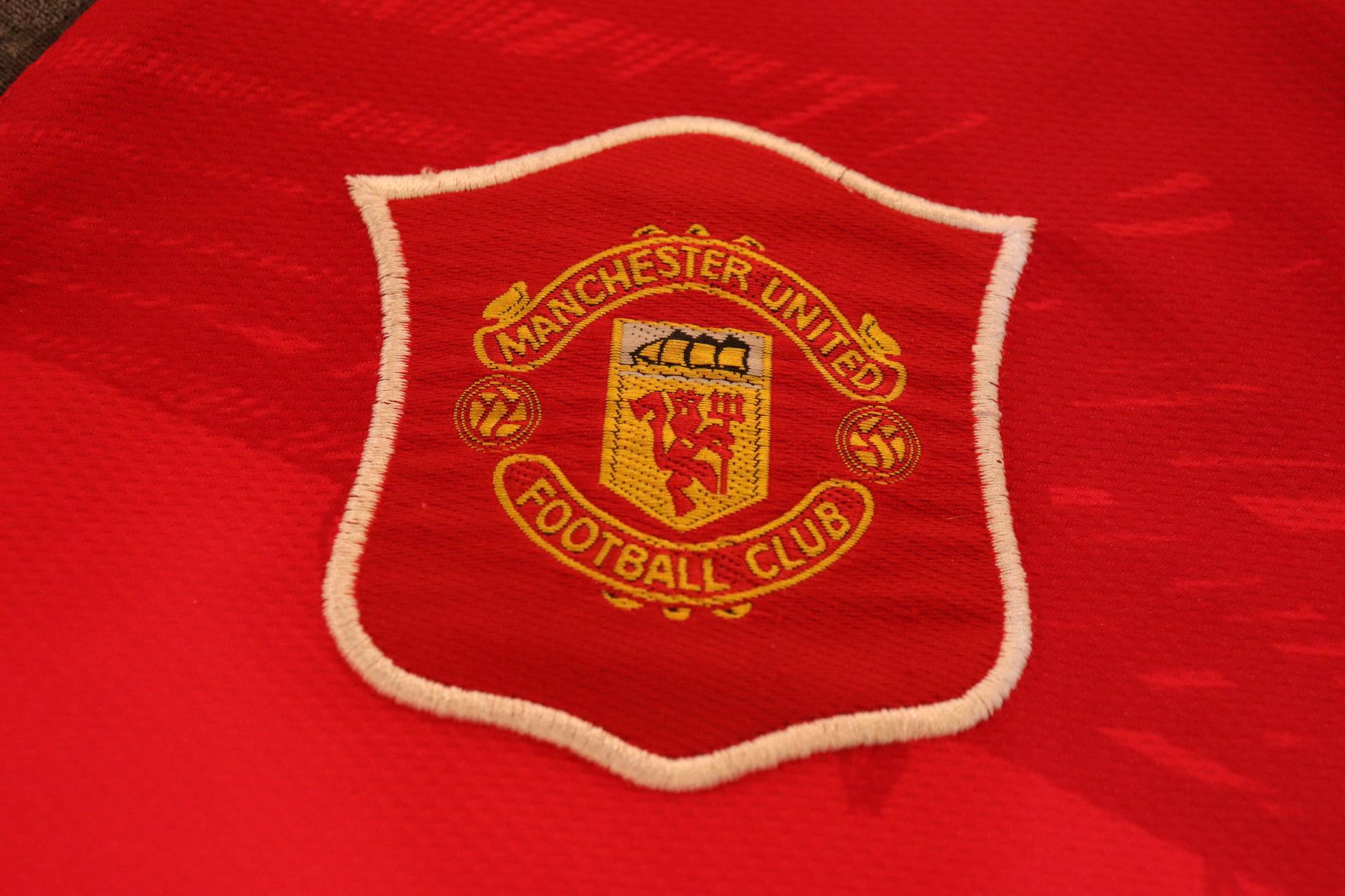 1994-1996 Manchester Utd Home S/S #24 Beckham - L