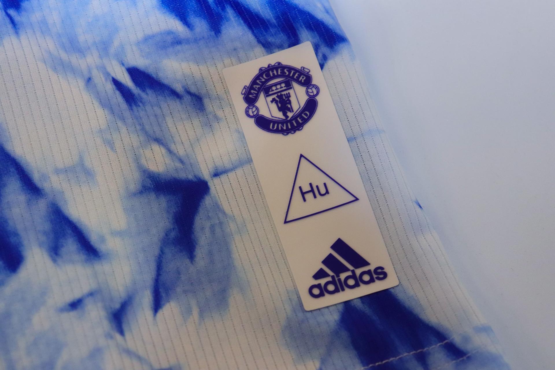 2021-2022 Manchester Utd Special Humanrace S/S - L