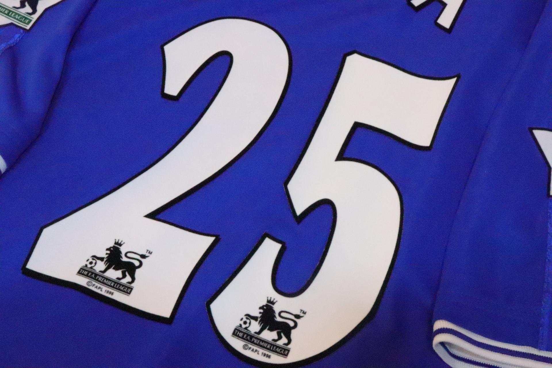 1999-2000 Chelsea Home S/S #25 Zola - XL