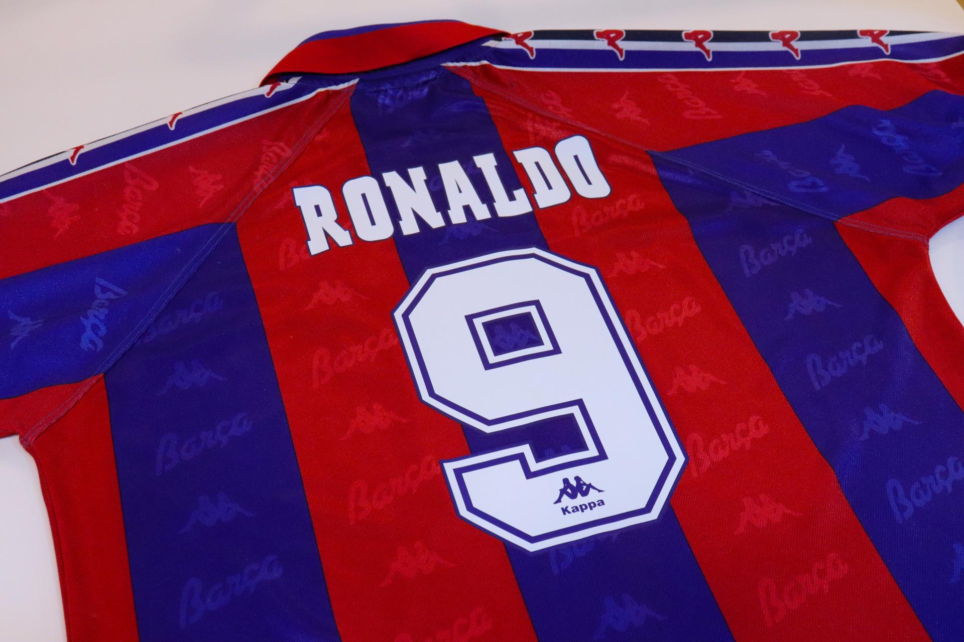 1995-1997 Barcelona Home S/S #9 Ronaldo - XL