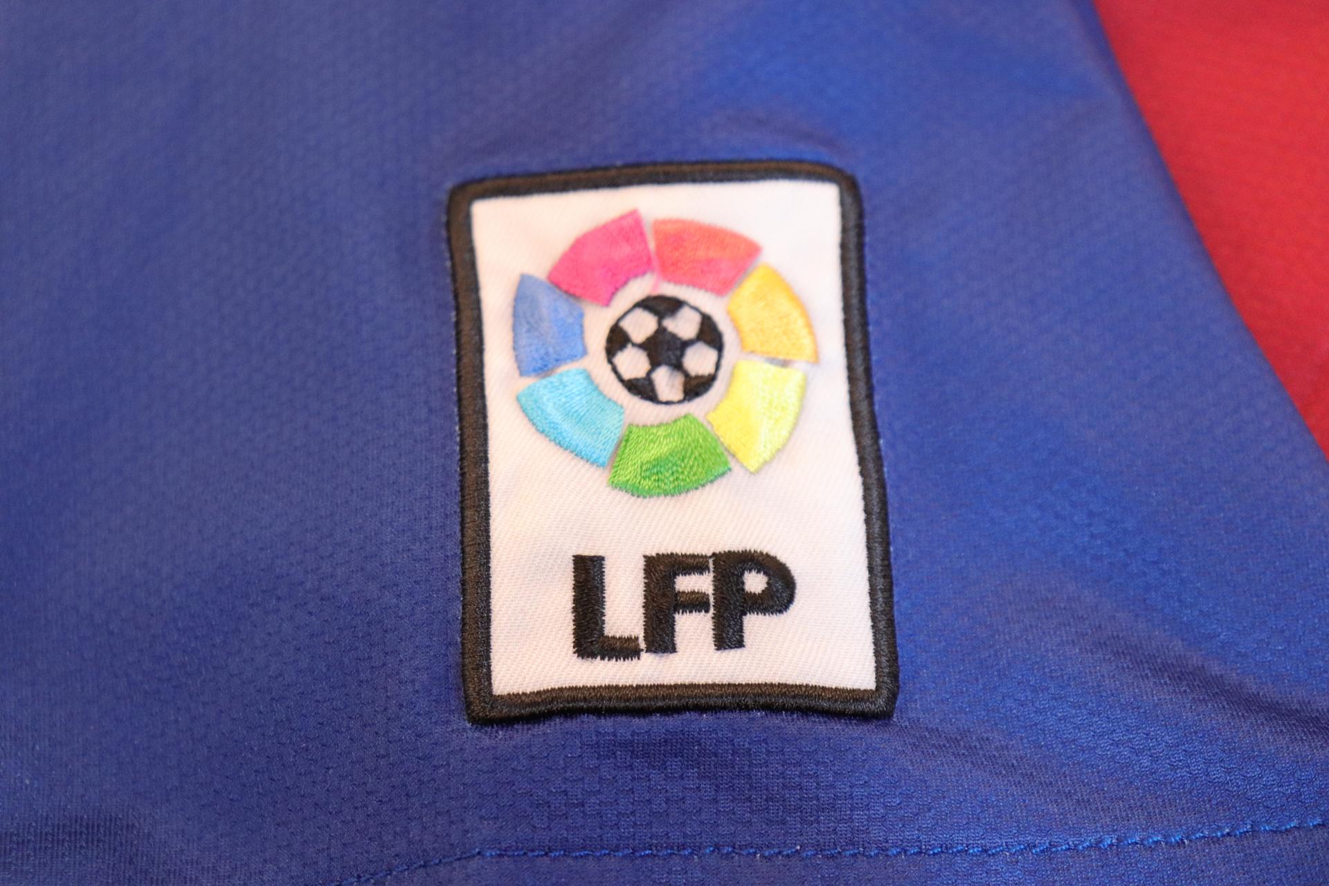 2011-2012 Barcelona Home S/S #8 A.Iniesta - XXL