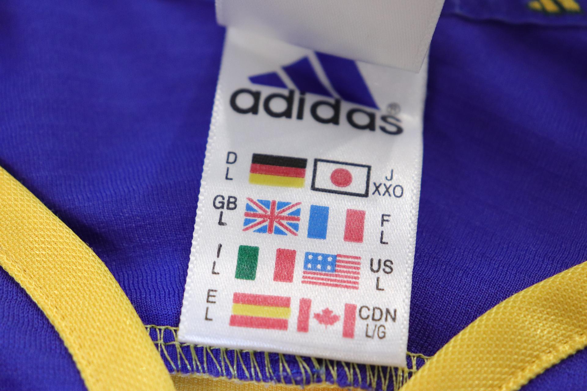 2000-2002 Sweden Home S/S #20 Larsson - L