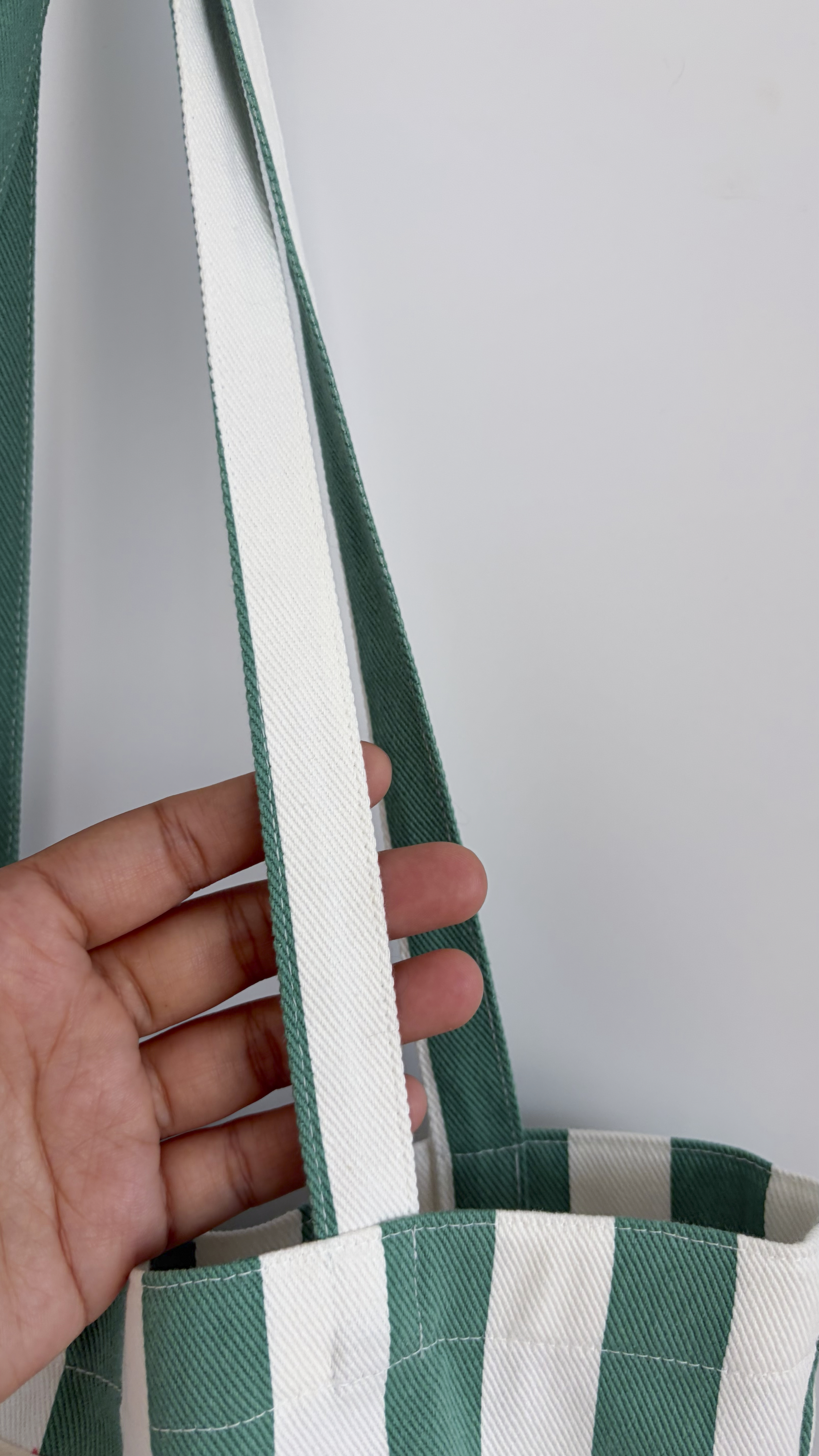 middle bag_pesto green