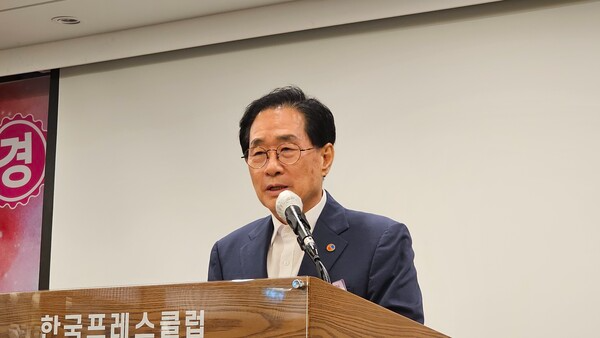 [인사말 중인 이상진 한반도총연합 중앙회장]