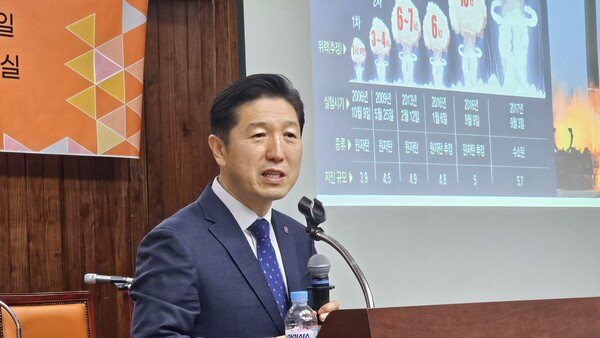 [서 의장의 강연은 이날 참석자들에게 뜨거운 성원을 받았다]
