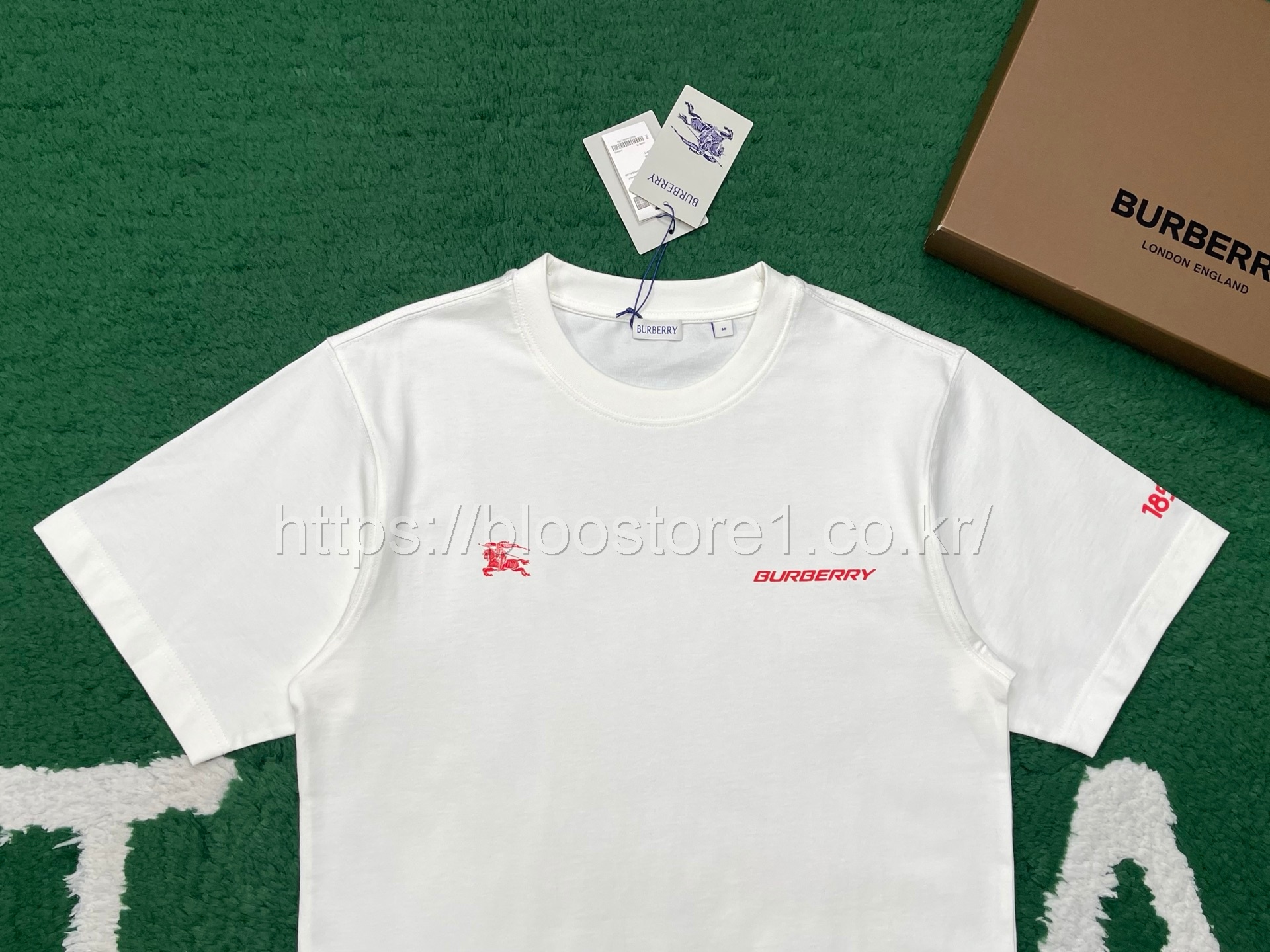 버버리 릴랙스핏 런던 맵 코튼 티셔츠 2color (블랙) (화이트)