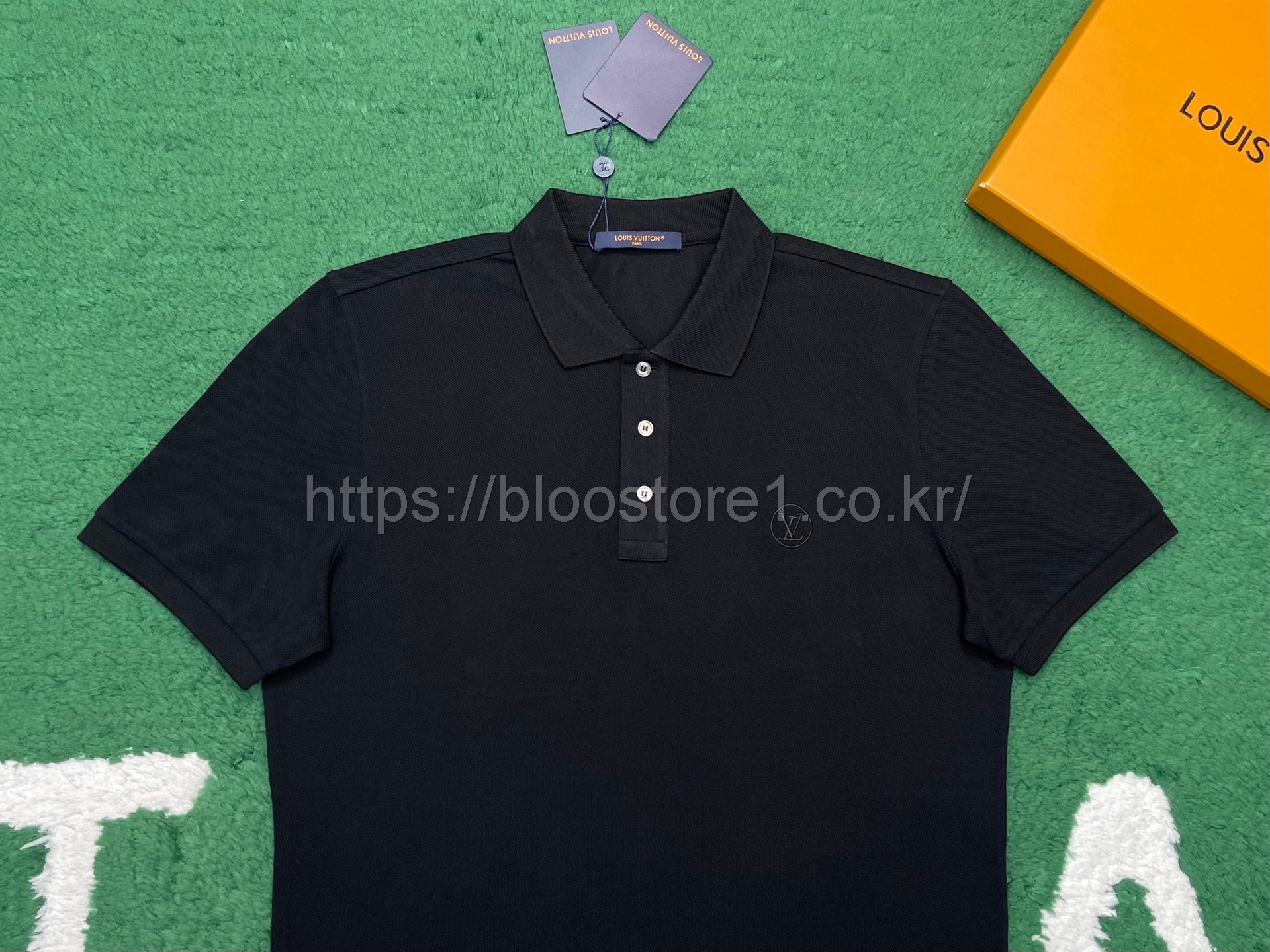 루이비통 클래식 쇼트 슬리브 피케 폴로 셔츠 2color (블랙) (화이트)