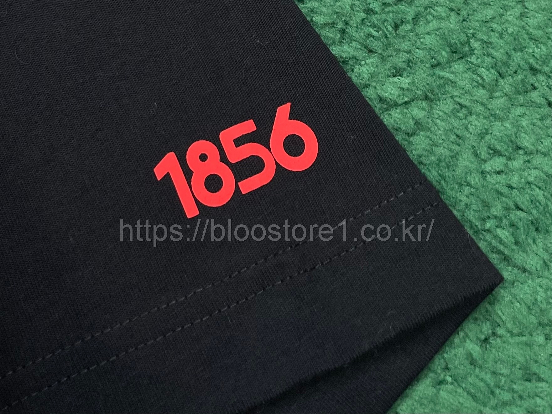 버버리 릴랙스핏 런던 맵 코튼 티셔츠 2color (블랙) (화이트)