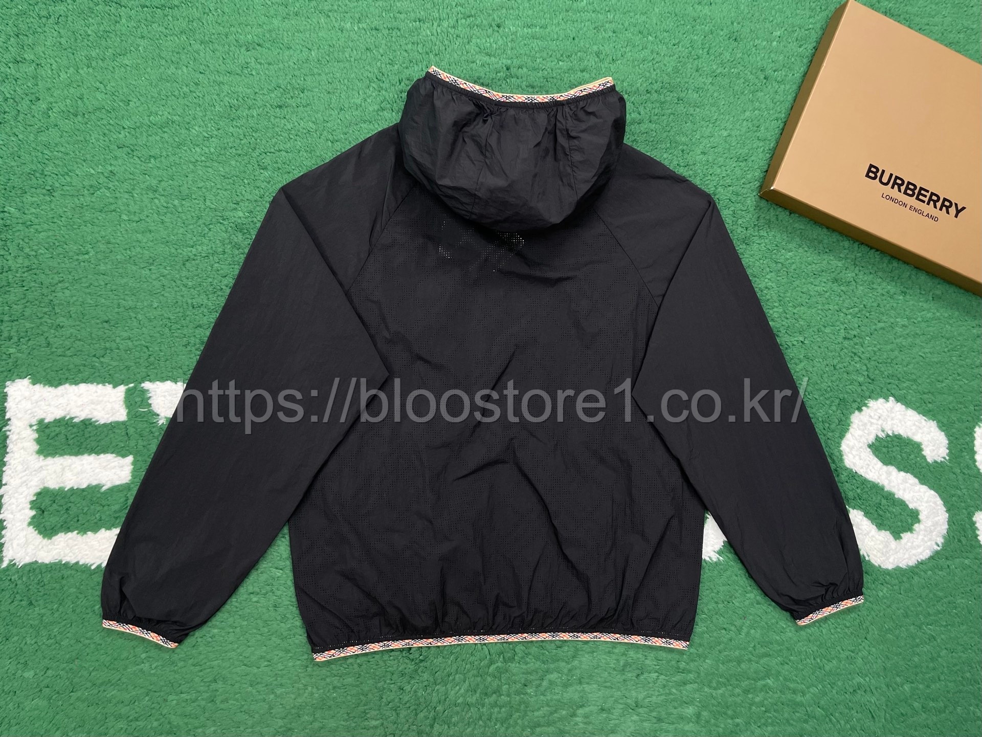 버버리 나일론 후드 재킷 3color (블루) (블랙) (그레이)