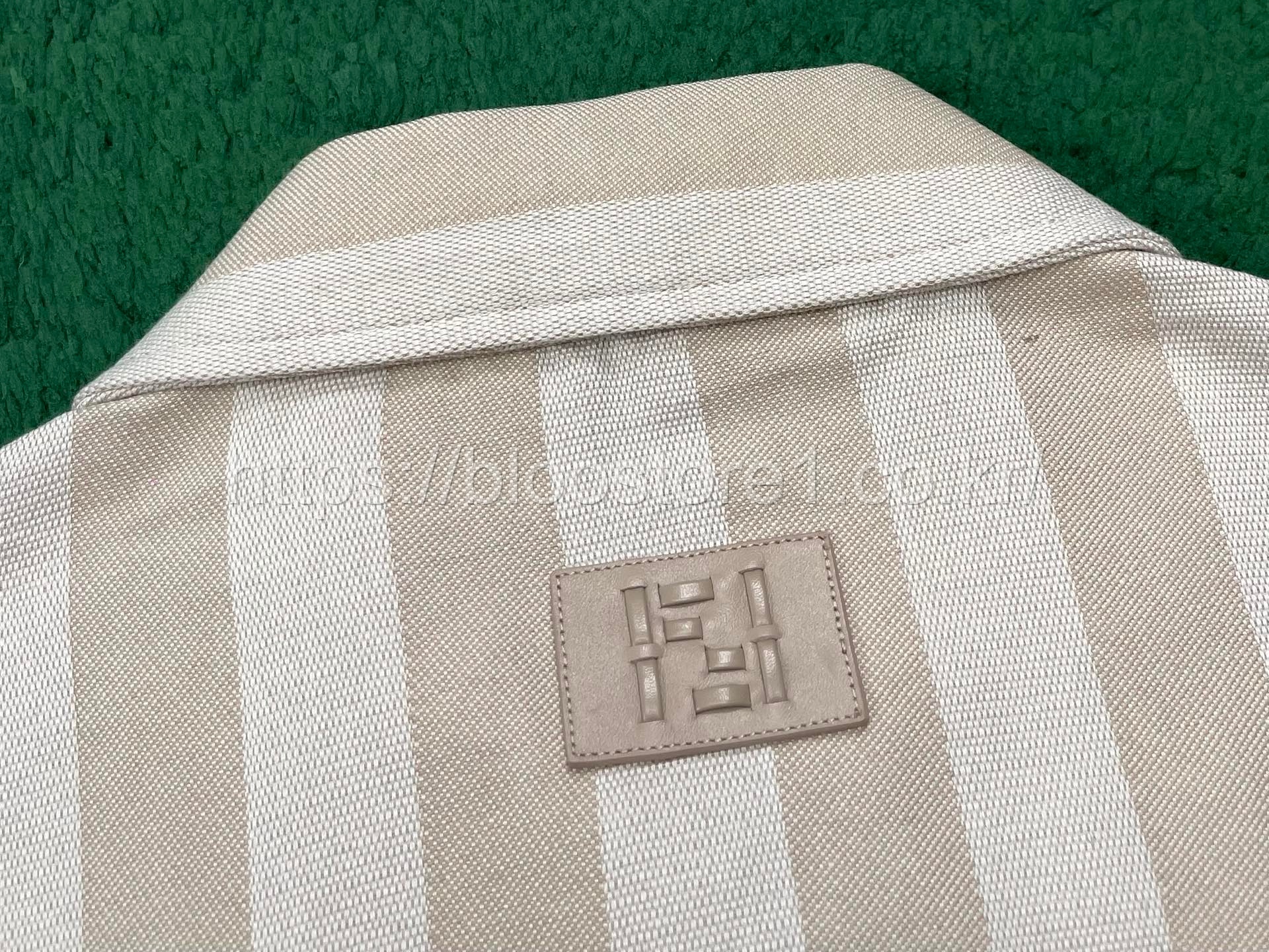 펜디 베이지 에크루 컬러 페퀸 스트라이프 레귤러 핏 데님 재킷