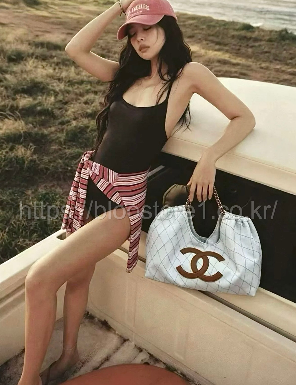 샤넬 26SS 코코비치 스몰 쇼핑백 라이트 블루 카멜