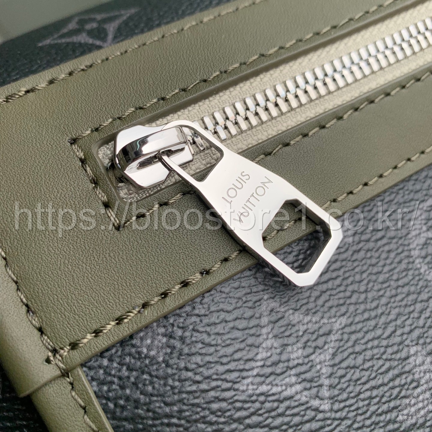 루이비통 꾸리에 메신저백 M28630