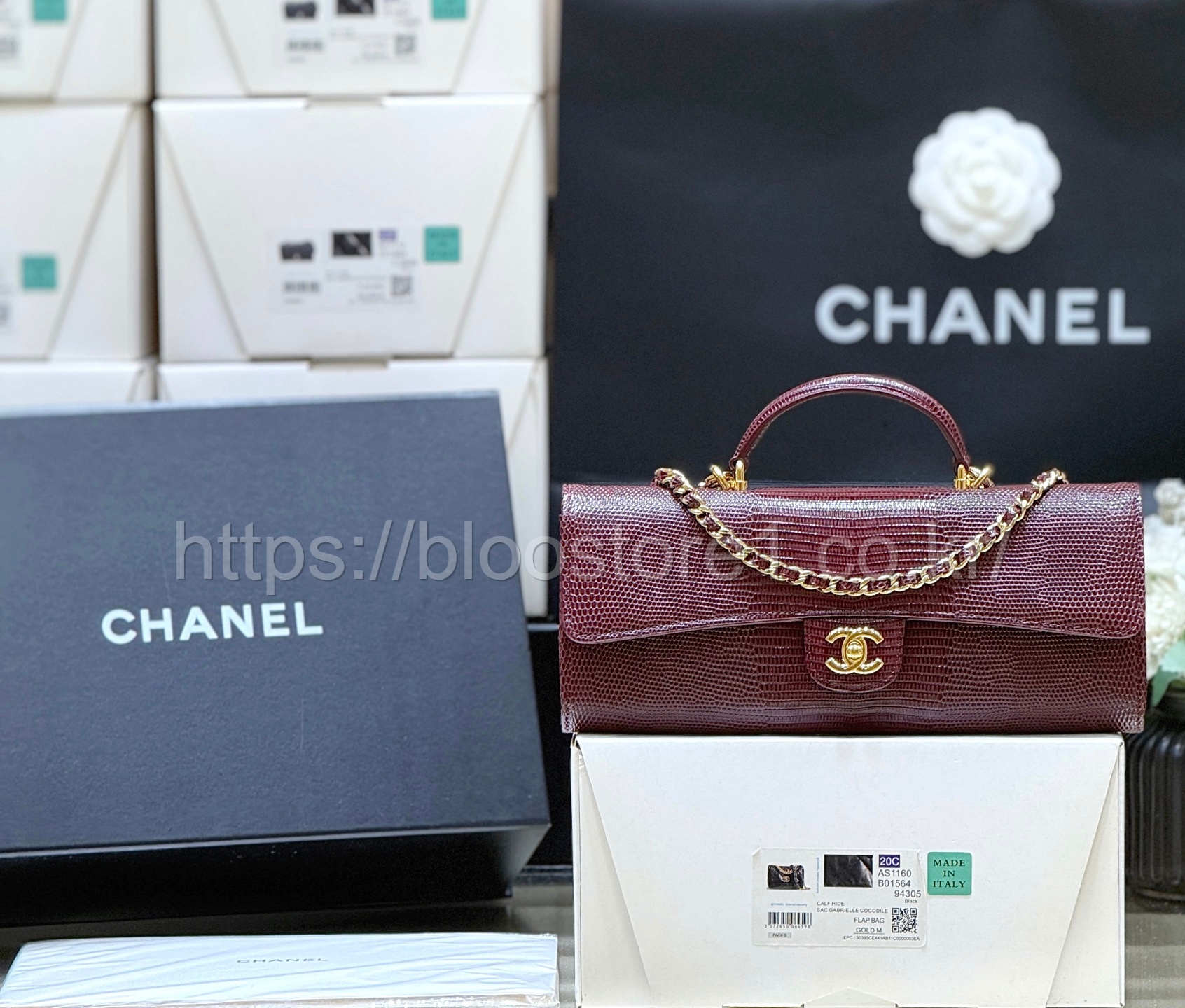 샤넬 26SS 리자드 엠보스드 카프스킨 체인 클러치 버건디