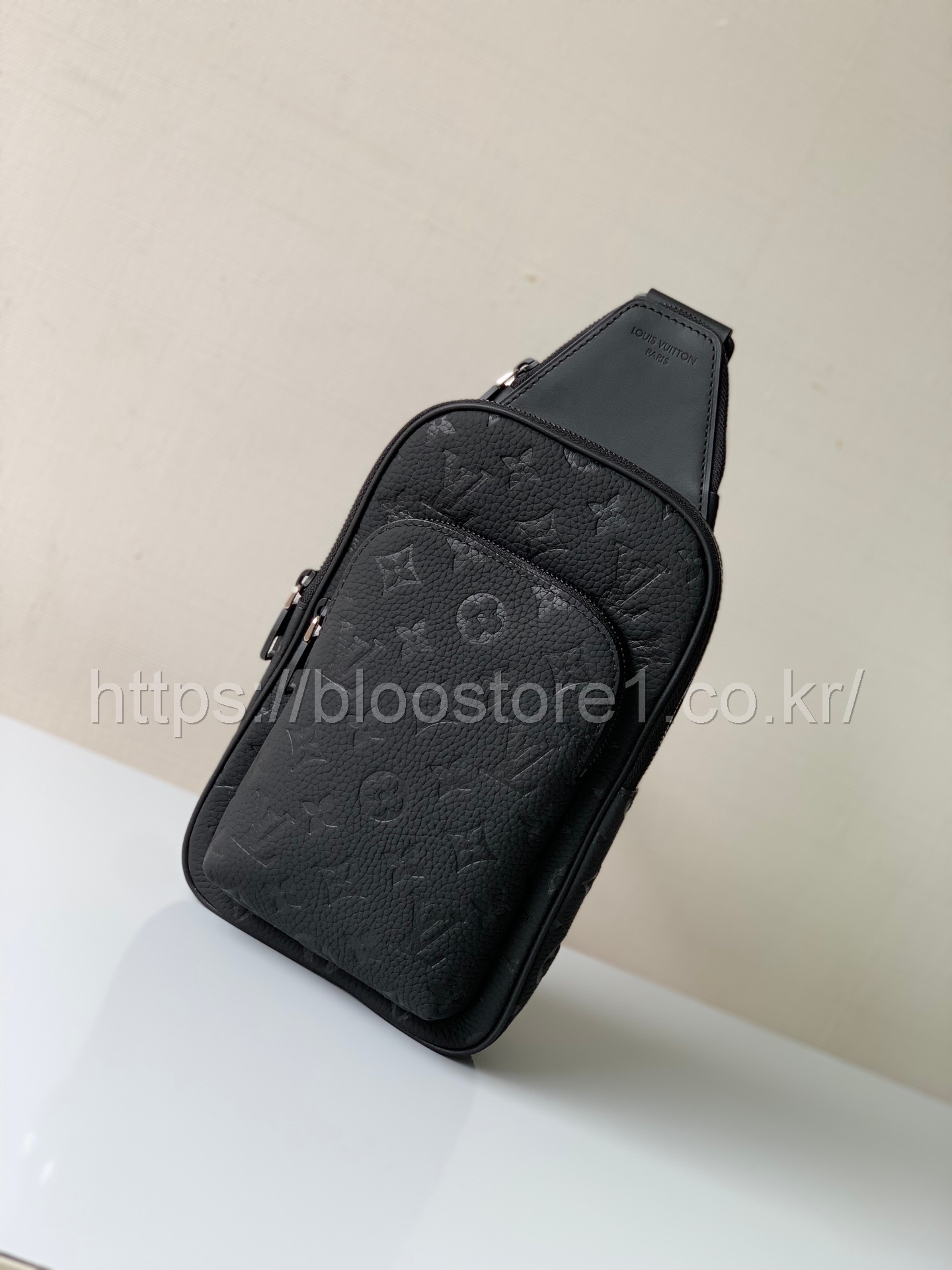 루이비통 애비뉴 슬링백 PM M2A354