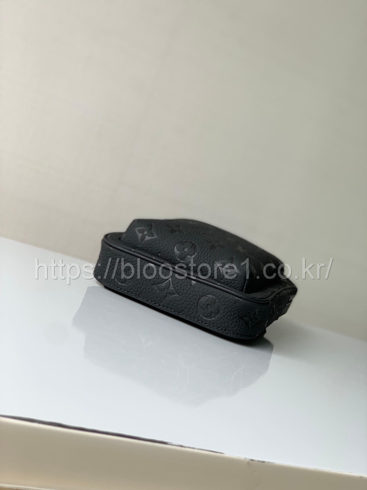 루이비통 애비뉴 슬링백 PM M2A354