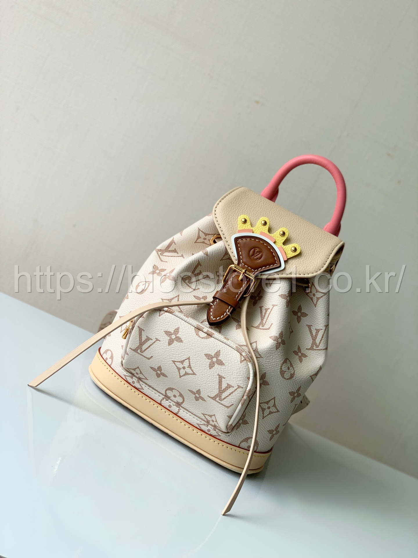 루이비통 몽수리 미니 LV 크래프티 백팩 M2A079