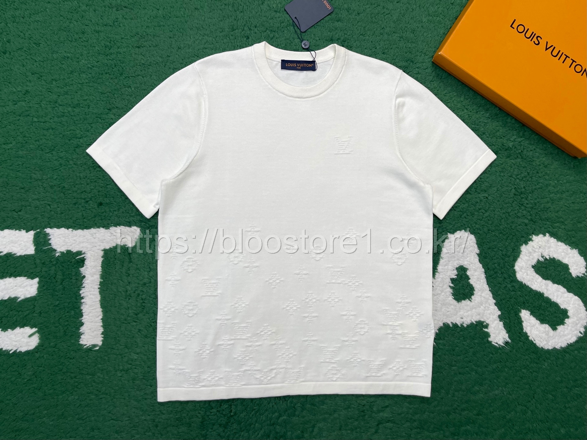 루이비통 그라디언트 시그니처 자카드 쇼트 슬리브드 크루넥 2color (블랙) (화이트)
