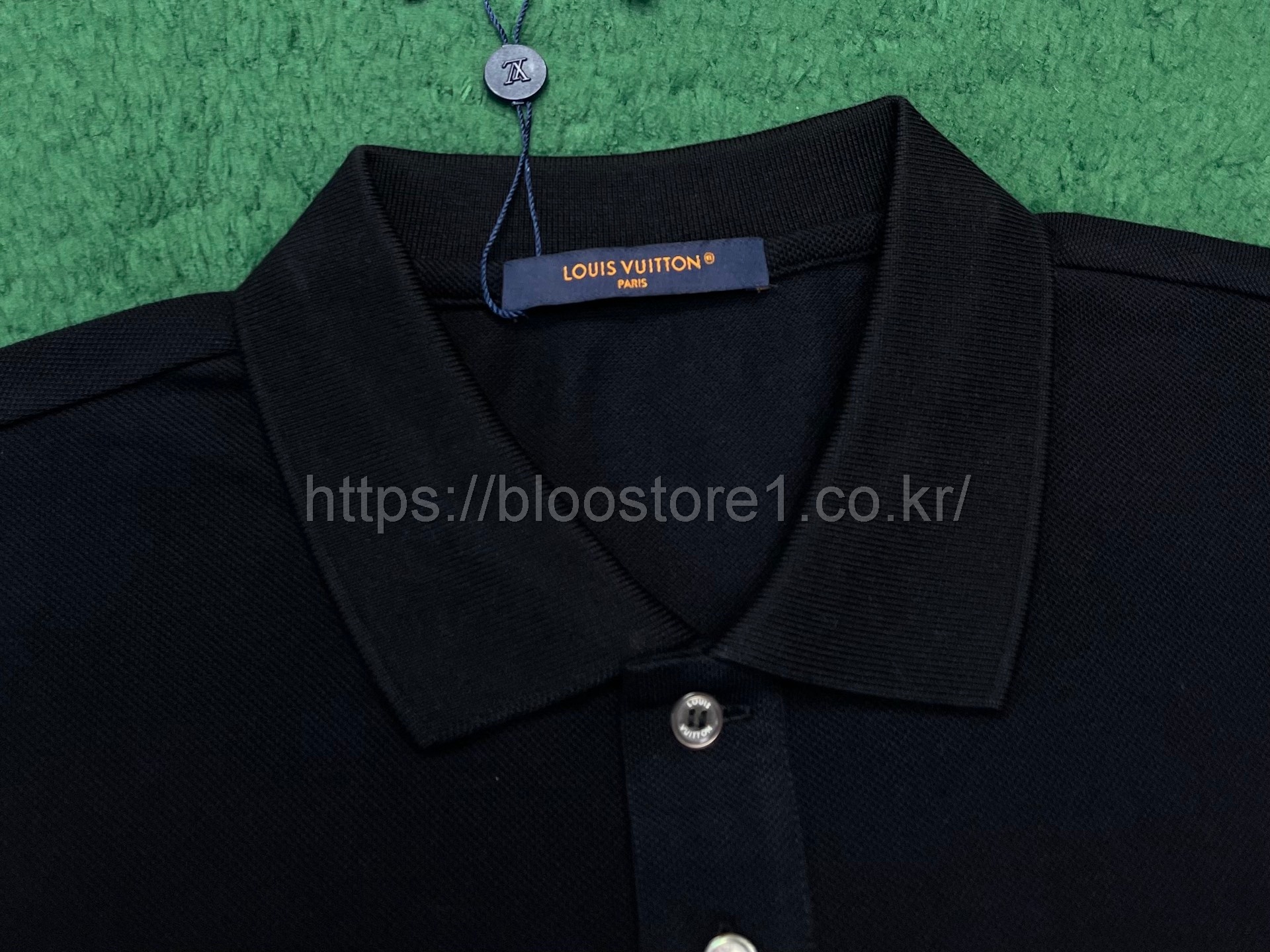 루이비통 클래식 쇼트 슬리브 피케 폴로 셔츠 2color (블랙) (화이트)