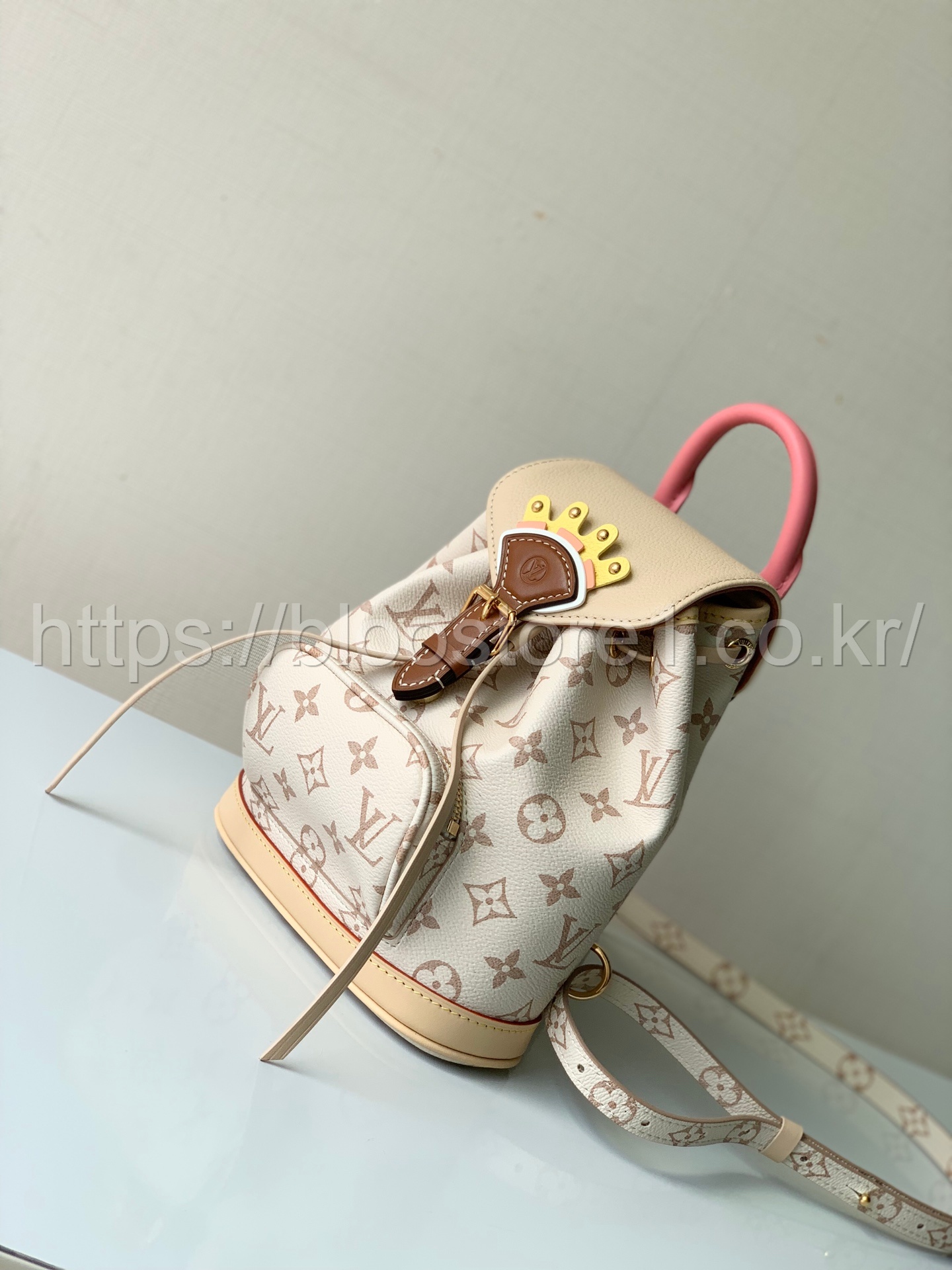 루이비통 몽수리 미니 LV 크래프티 백팩 M2A079