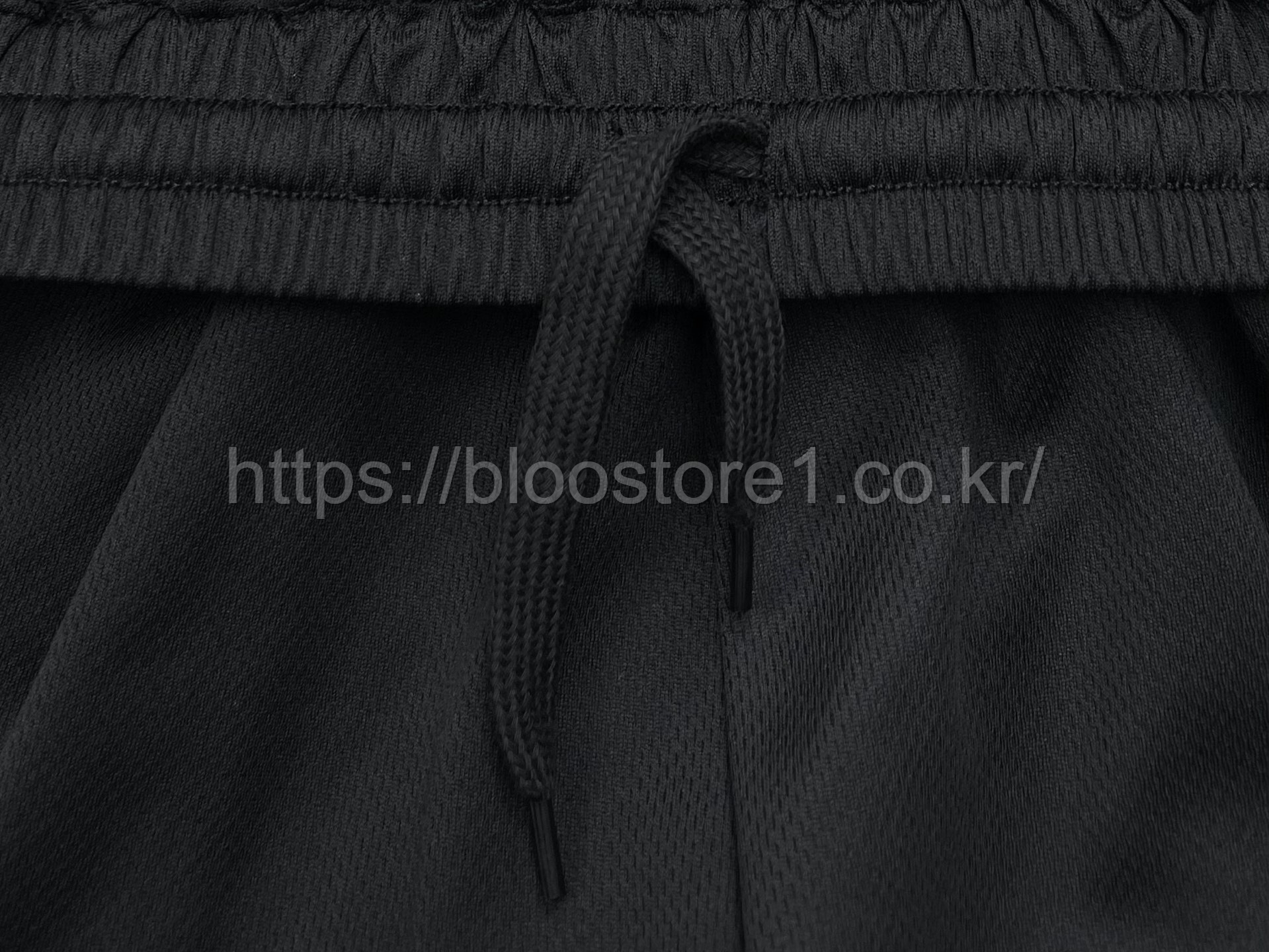 발렌시아가 남성 사커 배기 쇼츠 블랙