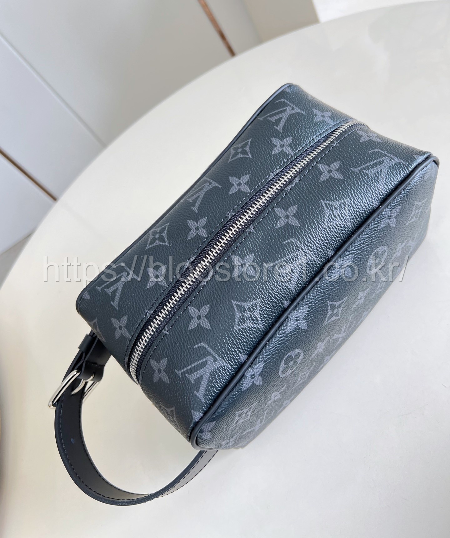 루이비통 락커 돕 키트 M83113