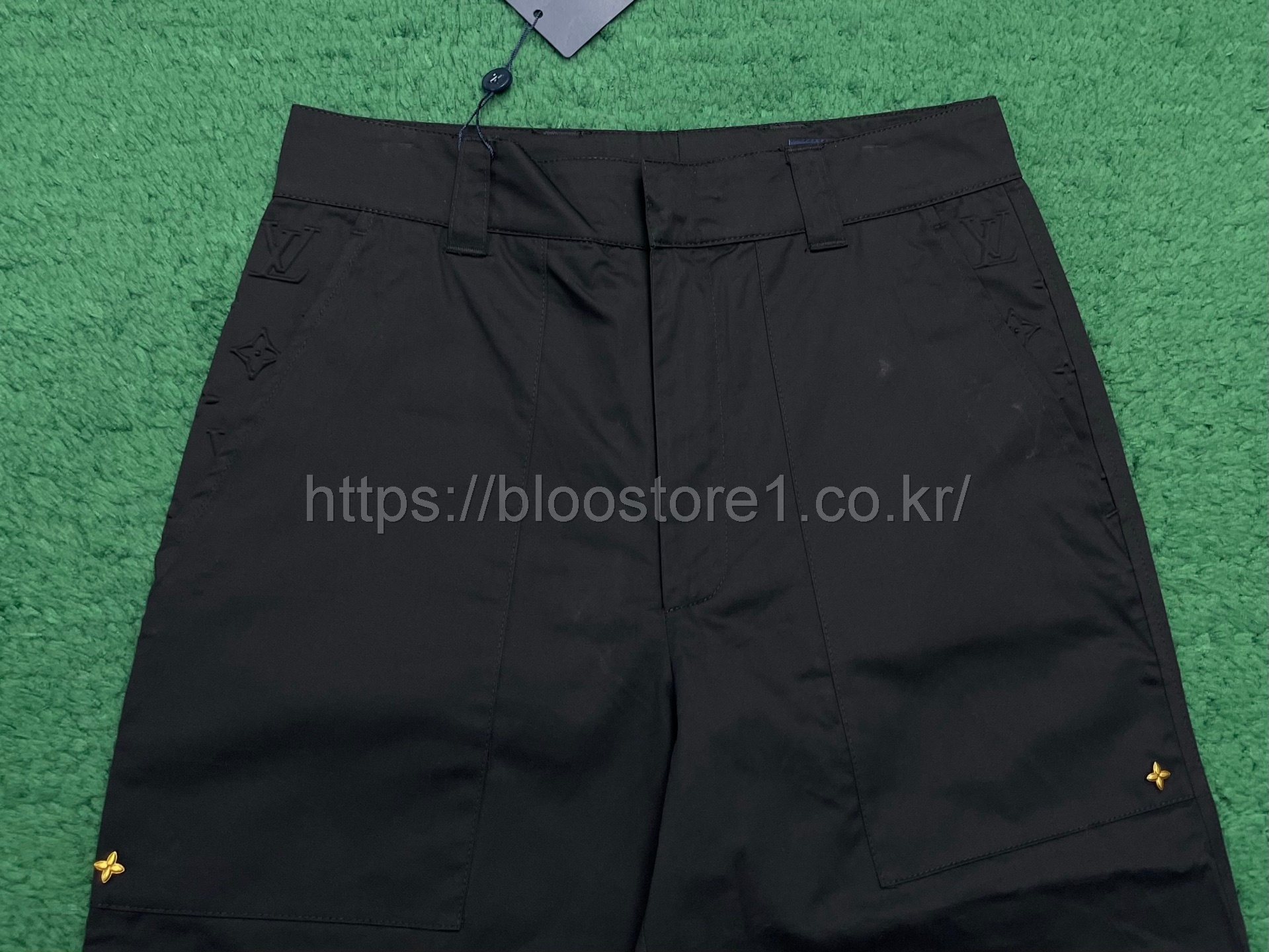 루이비통 릴랙스드 팬츠 위드 엠보스드 시그니처 디테일 1AK76A