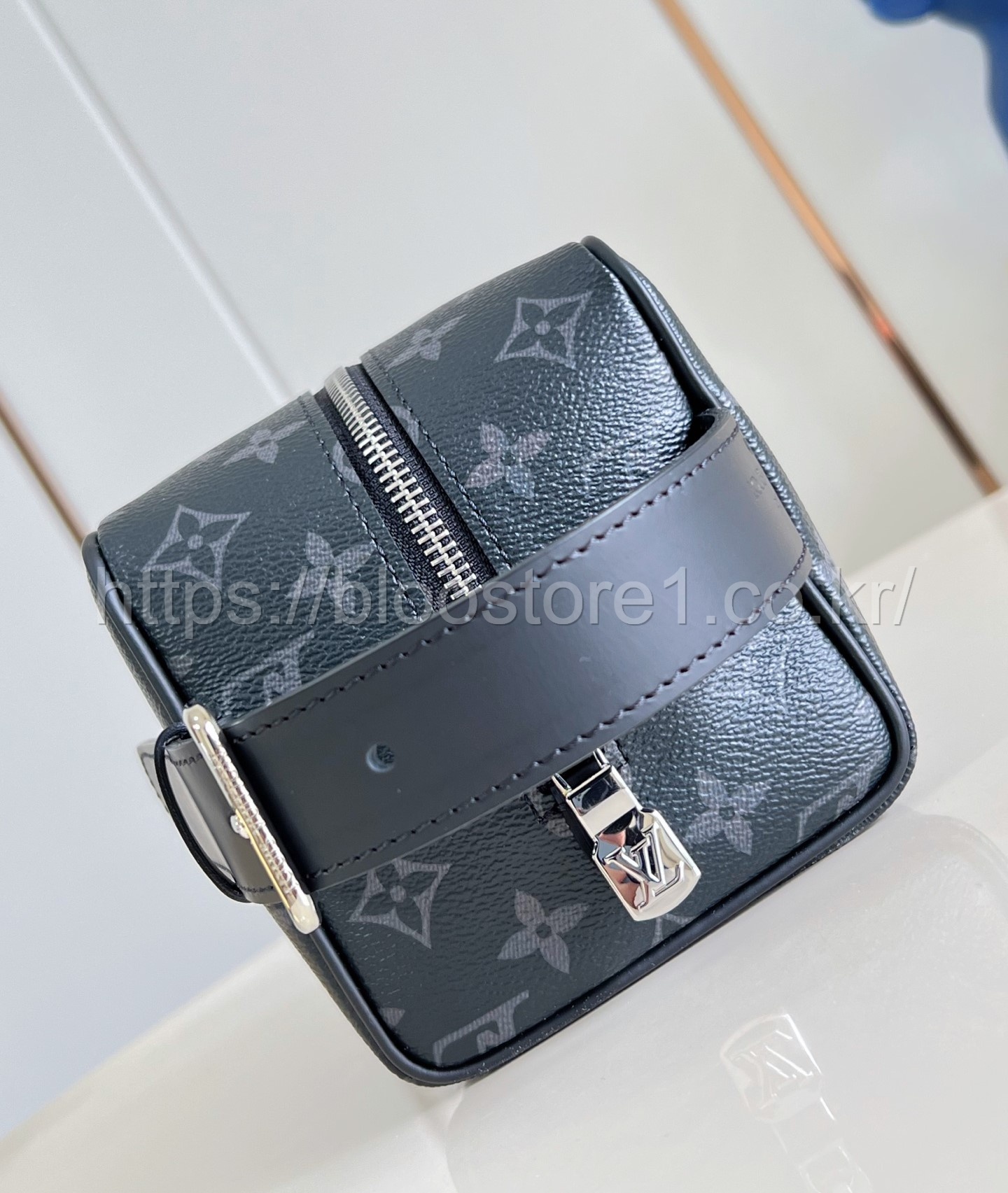 루이비통 락커 돕 키트 M83113