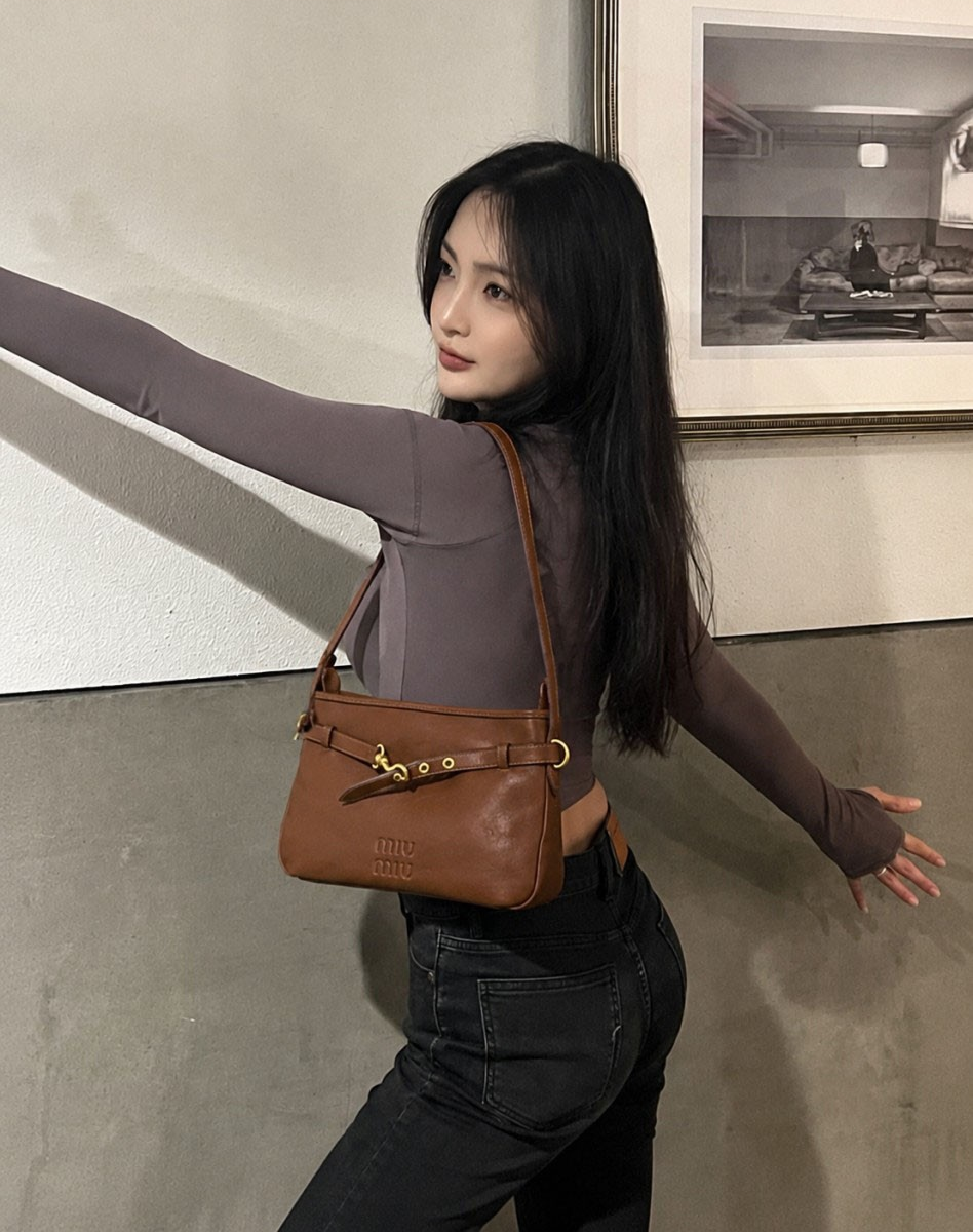 [국내/오늘 배송] 미우미우 아방뛰르 나파 가죽 백 신상 수입 프리미엄급