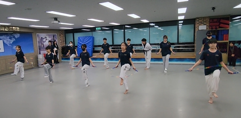 6a304e099ddc0.jpg