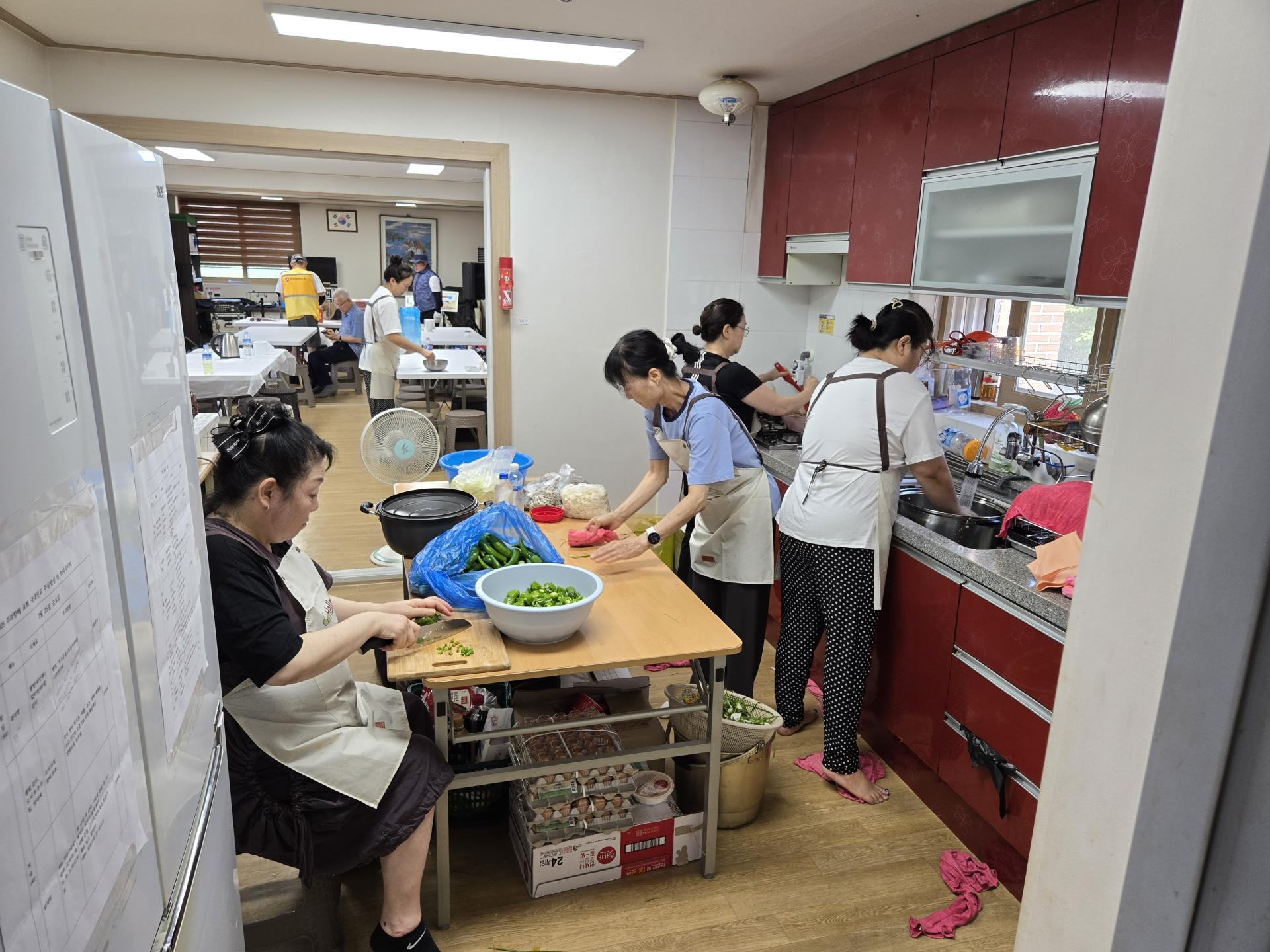 f53c5ec244b05.jpg