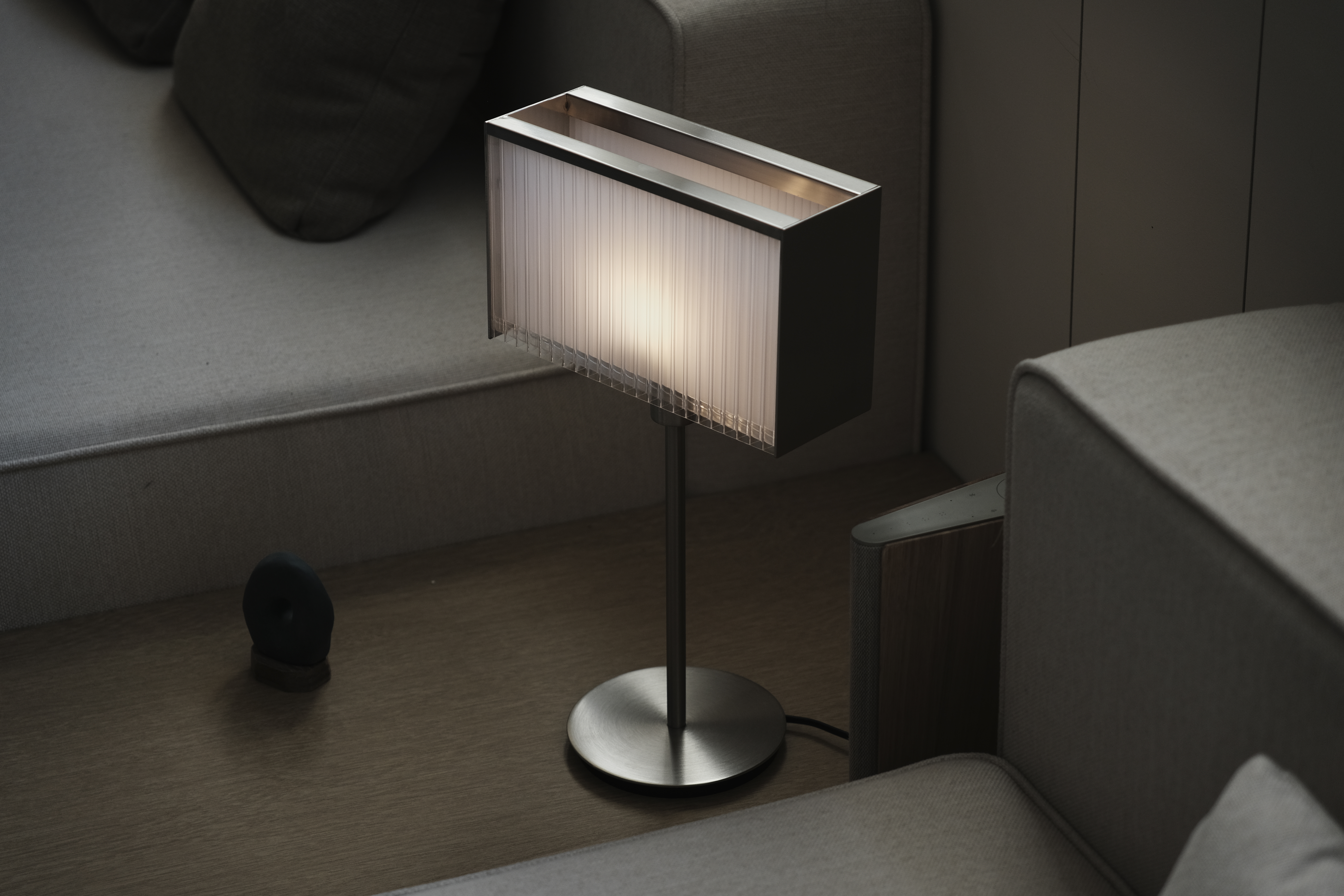 pico table lamp