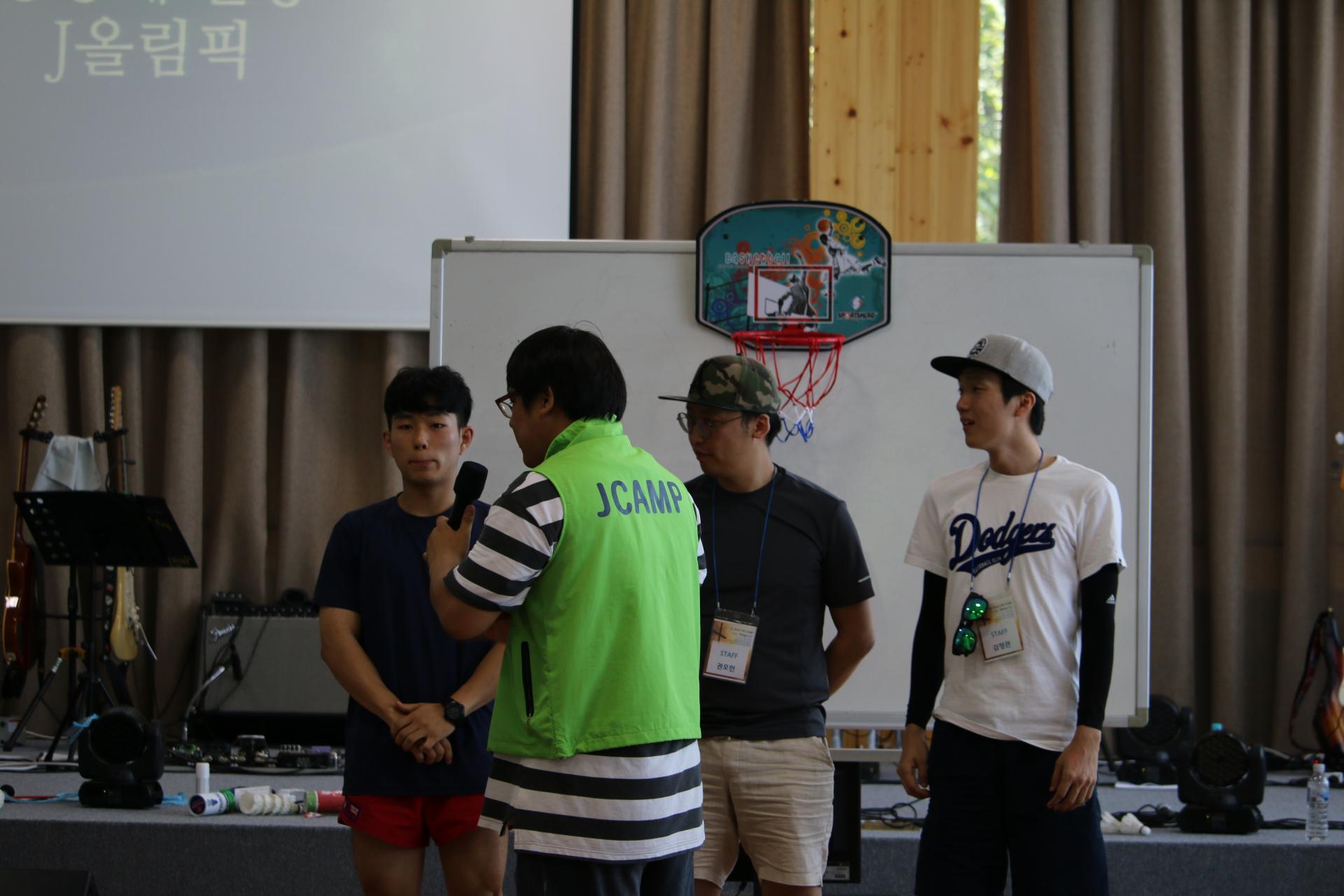 2ee2518491cc8.jpg