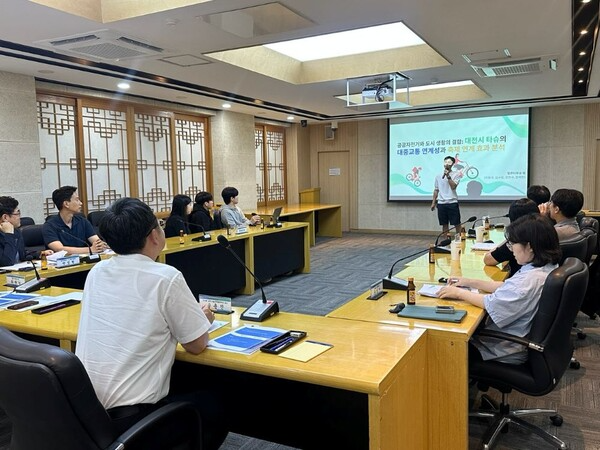 ‘2025년 제2차 청소년어울림마당 PLAY with :U’ 모습. 사진=유성구 제공