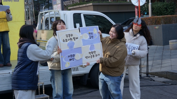d04526aa2ff17.jpg