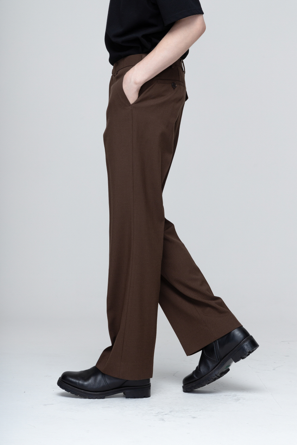 블레이저 모델 착용 이미지-S2L21