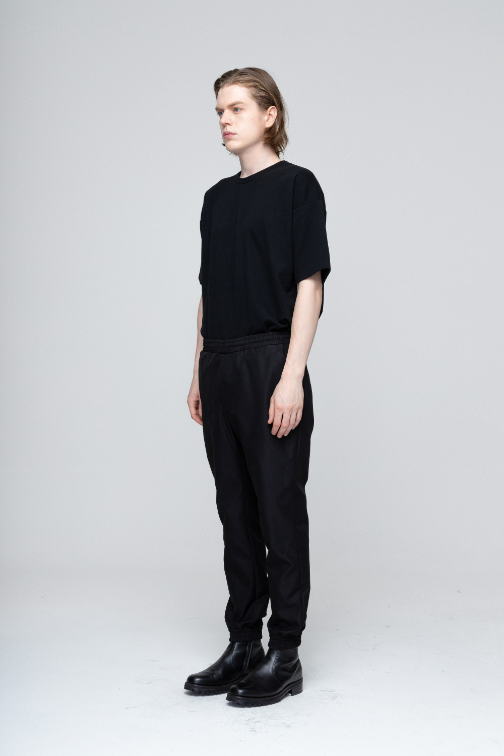 바지 모델 착용 이미지-S1L4