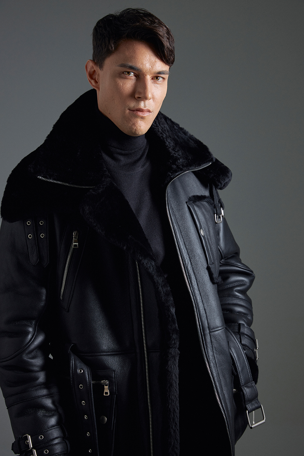 패딩 모델 착용 이미지-S1L26