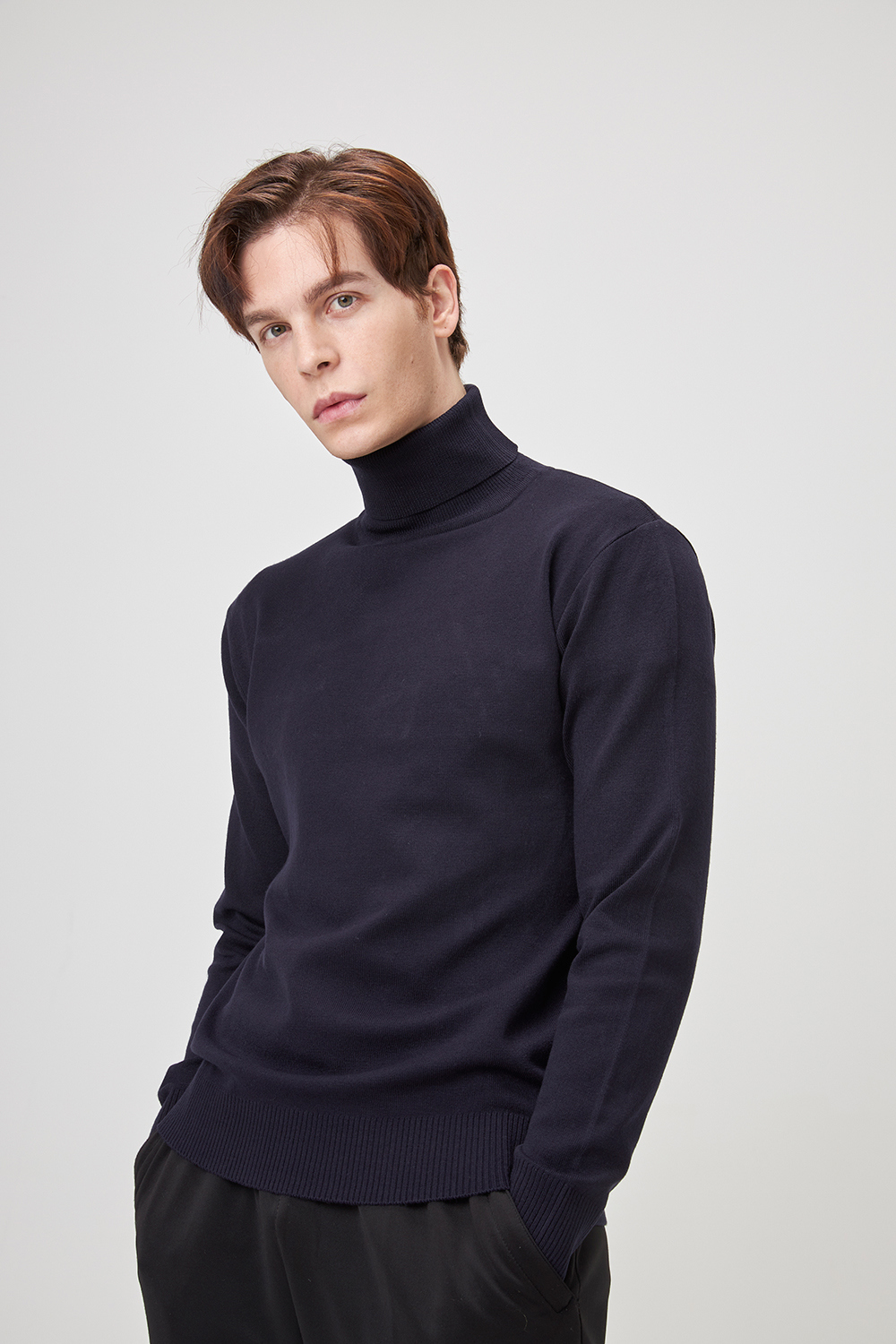 긴팔 티셔츠 모델 착용 이미지-S1L7