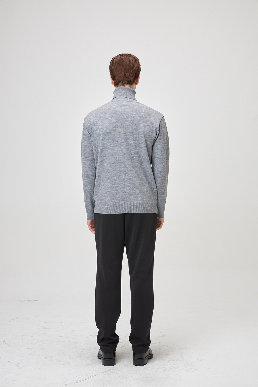 재킷 모델 착용 이미지-S1L4