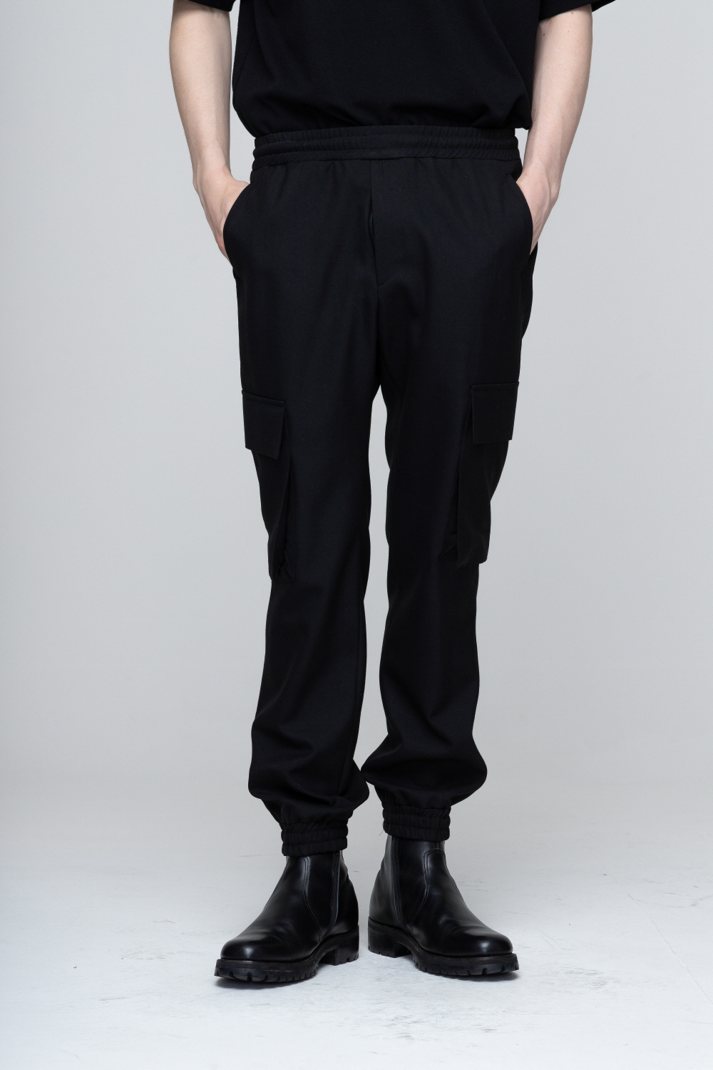 바지 모델 착용 이미지-S2L16